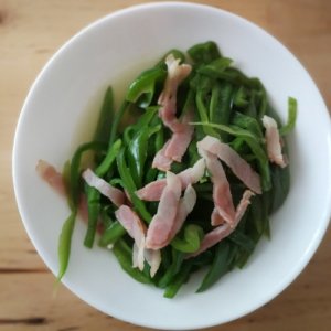 アイラップの下味冷凍でベーコンとピーマンのコンソメ味